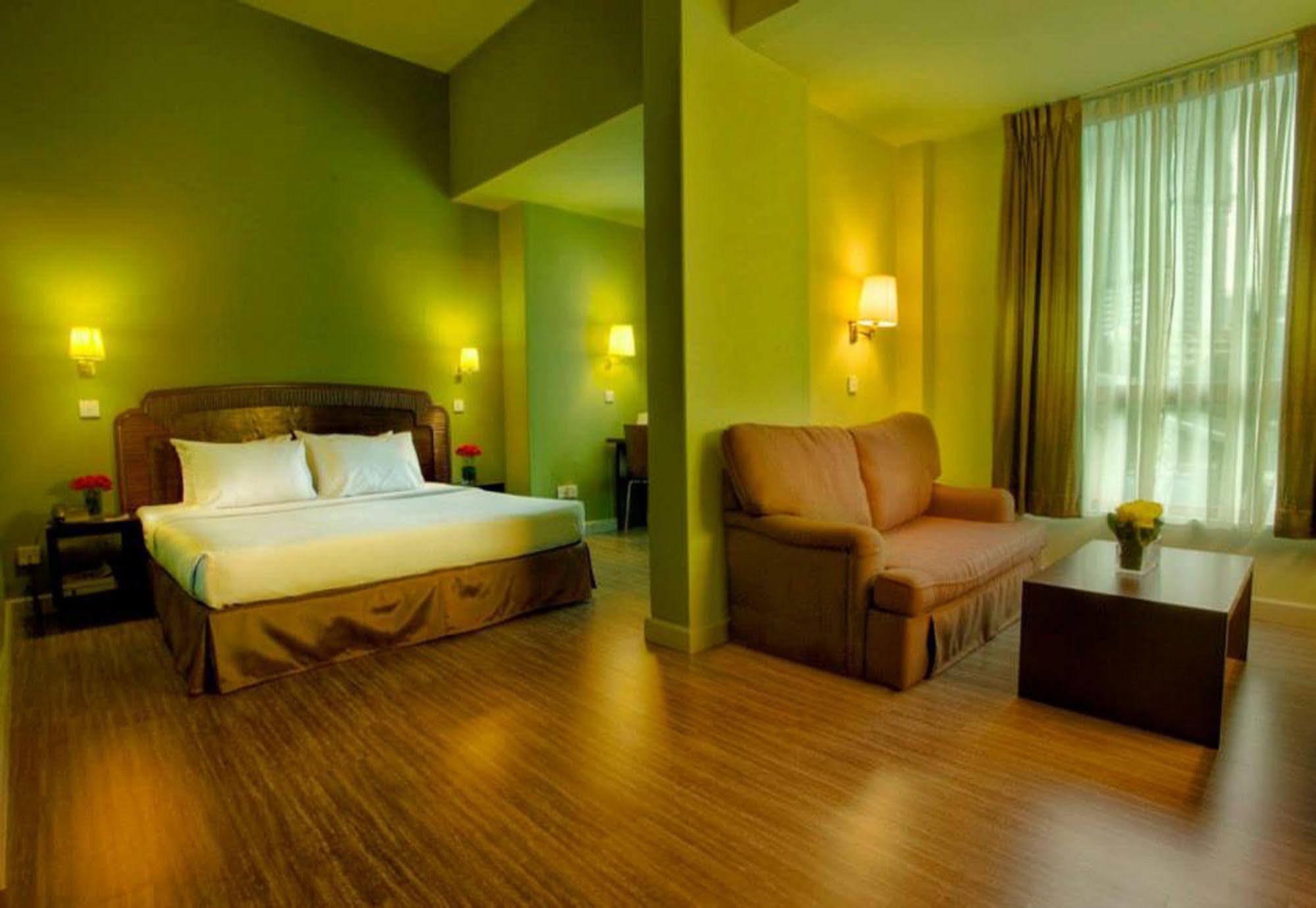 Travelodge Bukit Bintang 3*